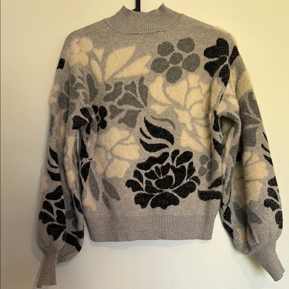 Truth Gray and Black Crew Neck Sweater with Artistic Floral Design XS - Picture 4 of 6